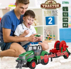 Traktor sa prikoliCom na daljinski upravljac