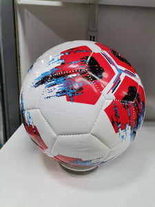 Dečija fudbalska bela lopta sa crvenim detaljima - Dečija fudbalska bela lopta sa crvenim detaljima