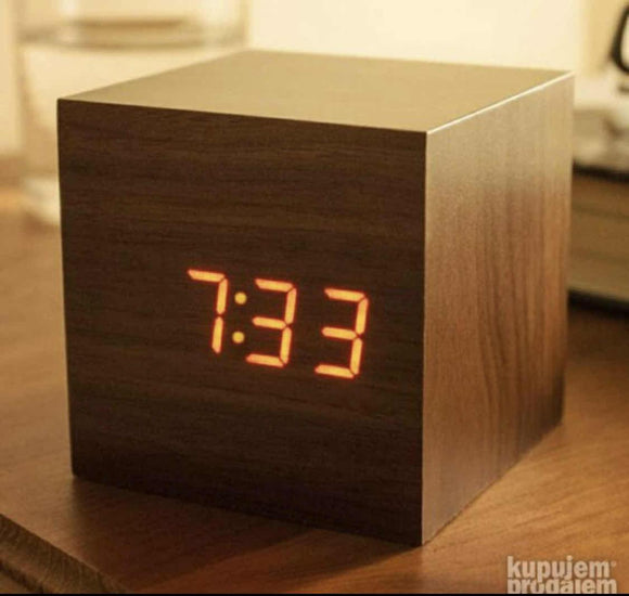 Digitalni mali sat - wooden clock - Digitalni mali sat - wooden clock