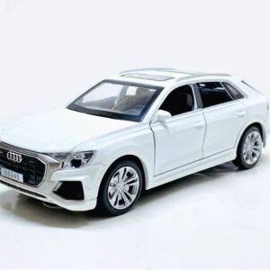 Beli Audi Q8 metalni die cast 1/24