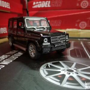 Crni Mercedes Benz G65 1/32