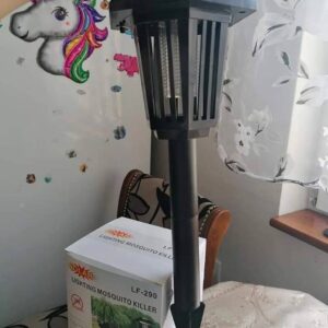 Solarna lampa protiv komaraca