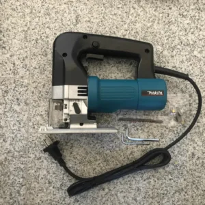 Makita ubodna testera sa potenciometrom 1200w