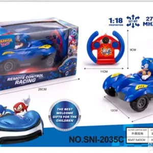 Sonic the hedgehog u trkačkom autu na daljinski