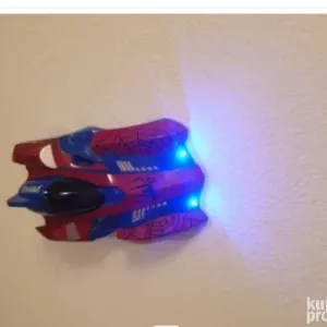 Auto igracka koji ide po zidu - Auto na daljinski