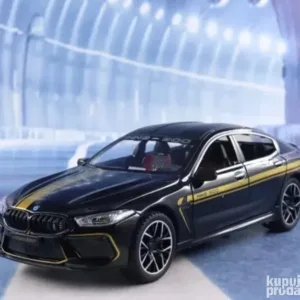 BMW M8 crni Metalni sa svetlom i muzikom