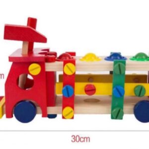 Drvena igracka kamion